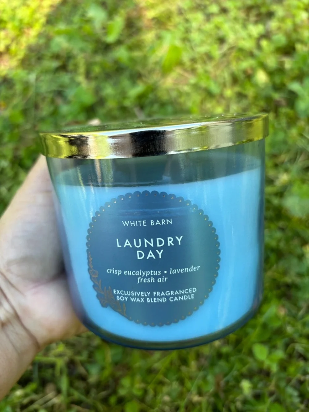 White Barn Laundry Day Candle - Blue with Gold Trim - Picture 4 of 11